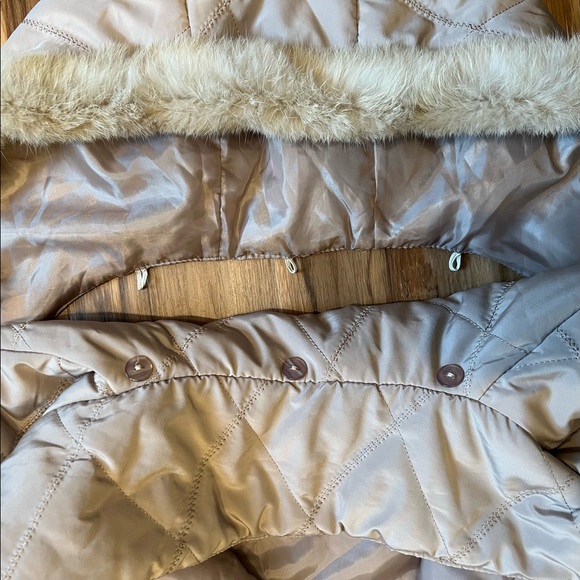Bellina Tan Puffer Trench Coat with Detachable Fur-trimmed Hood - Size XL - Picture 8 of 11